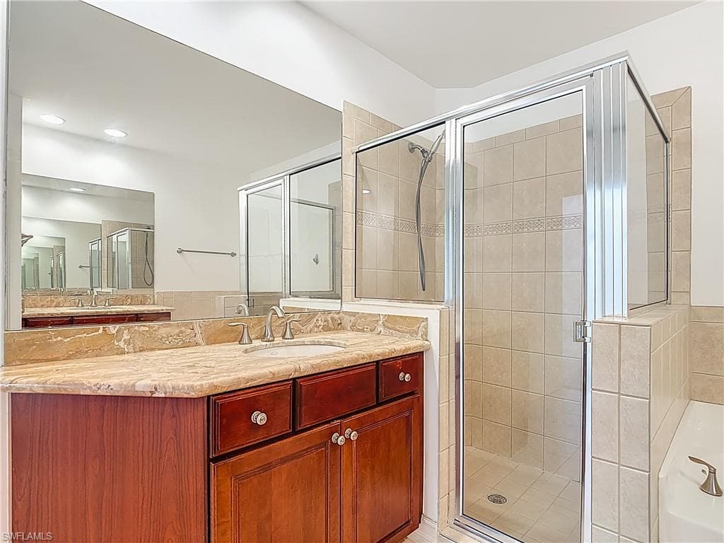 10220 Olivewood WAY # 47, ESTERO FL 33928-20