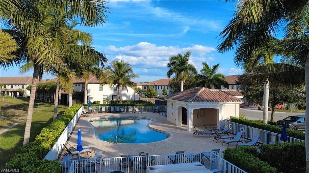 1334 Weeping Willow CT-24