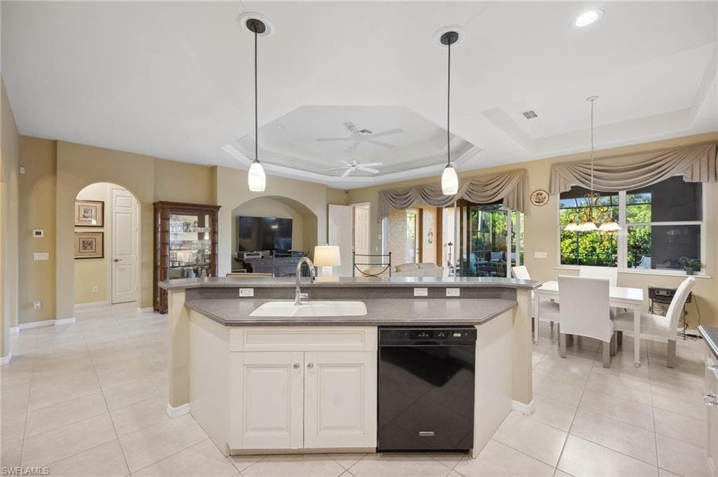 10748 Fieldfair DR, NAPLES FL 34119-9