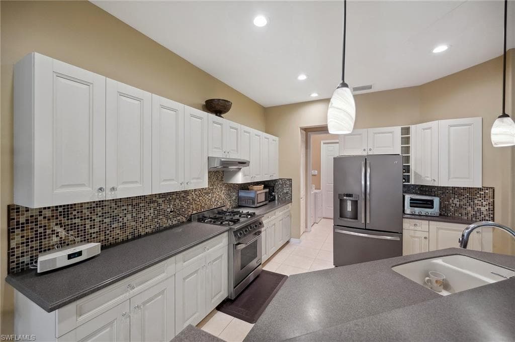 10748 Fieldfair DR, NAPLES FL 34119-10