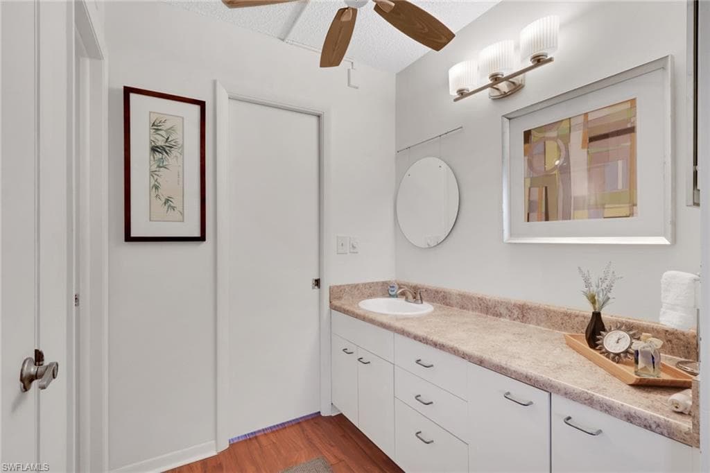 1084 Forest Lakes DR # 7304, NAPLES FL 34105-16