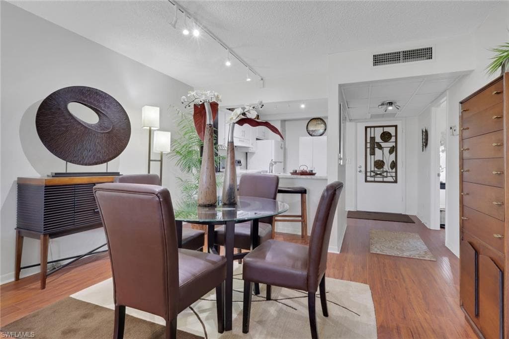 1084 Forest Lakes DR # 7304, NAPLES FL 34105-9