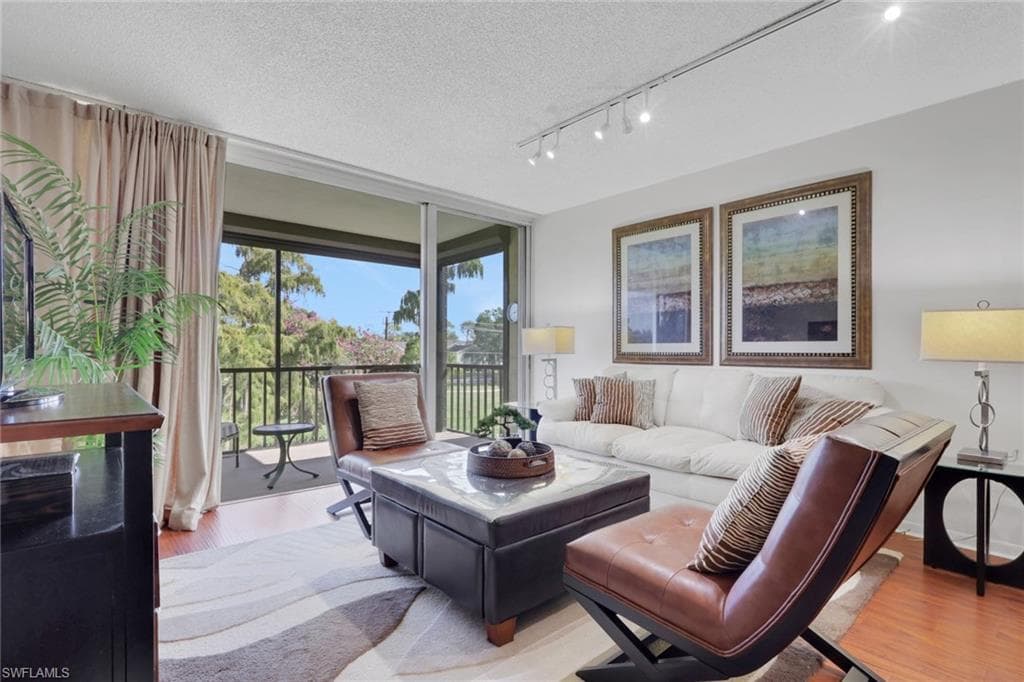 1084 Forest Lakes DR # 7304, NAPLES FL 34105-10