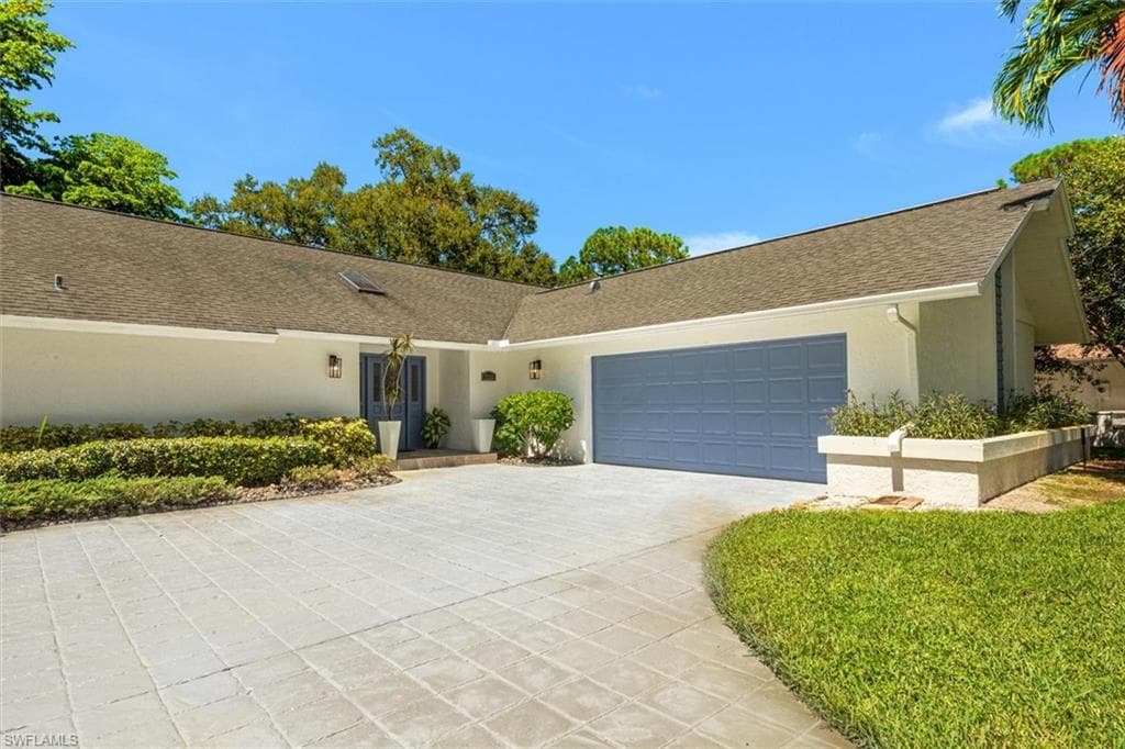 2252 Royal LN, NAPLES FL 34112-32