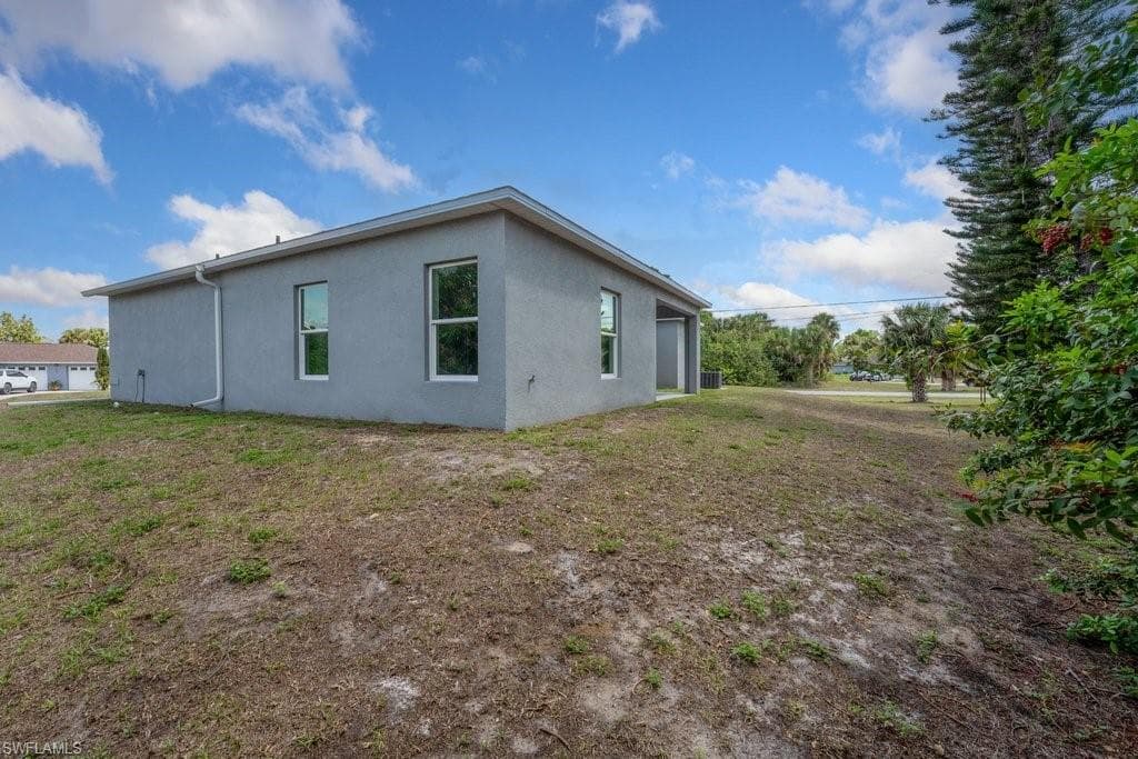 15 Hampton AVE, LEHIGH ACRES FL 33936-11