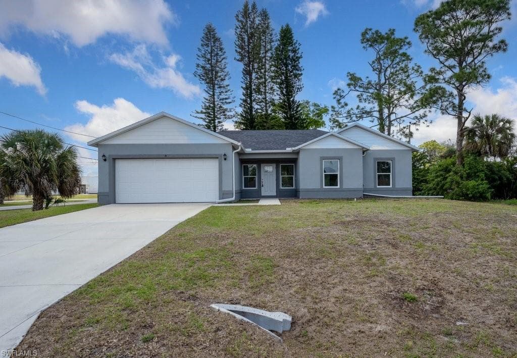 15 Hampton AVE, LEHIGH ACRES FL 33936-9