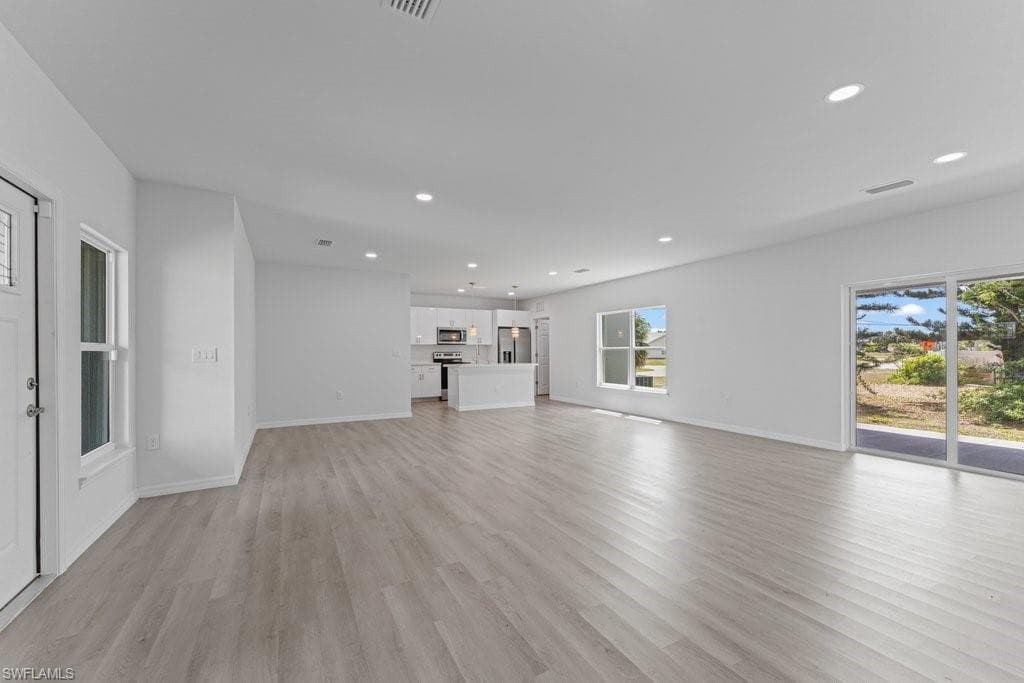 15 Hampton AVE, LEHIGH ACRES FL 33936-13