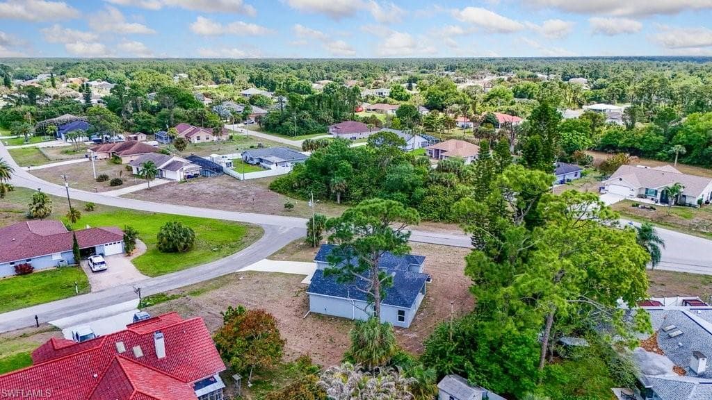 15 Hampton AVE, LEHIGH ACRES FL 33936-3