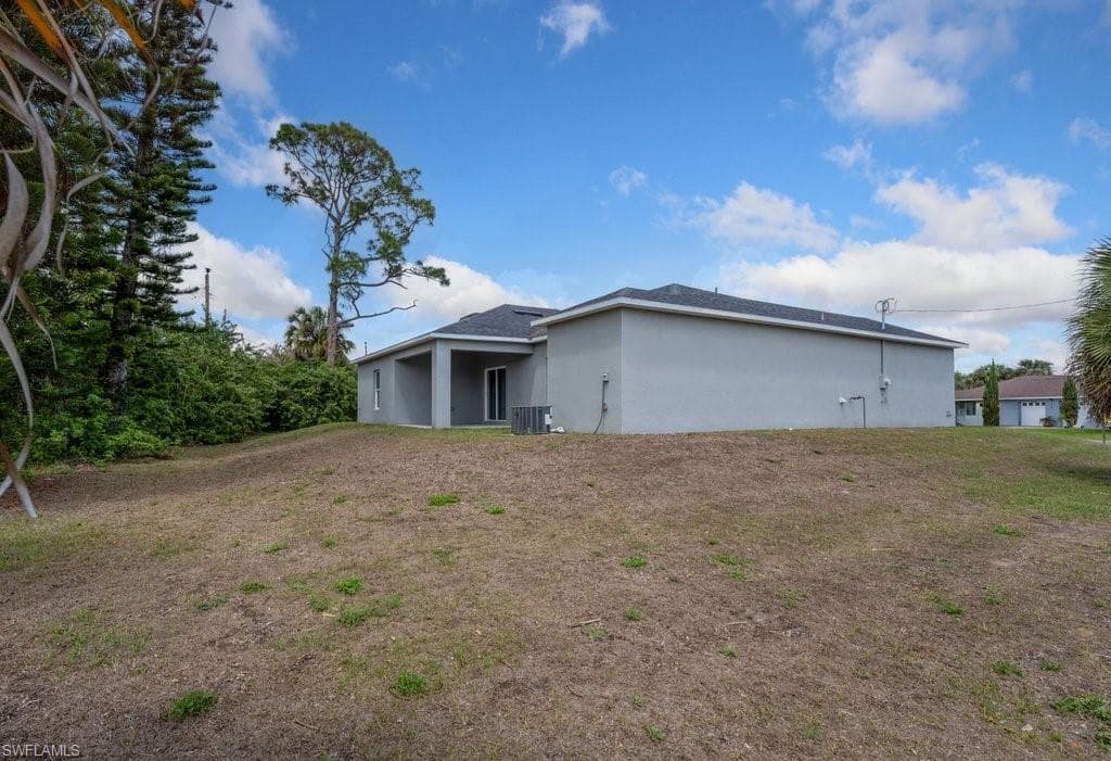 15 Hampton AVE, LEHIGH ACRES FL 33936-7