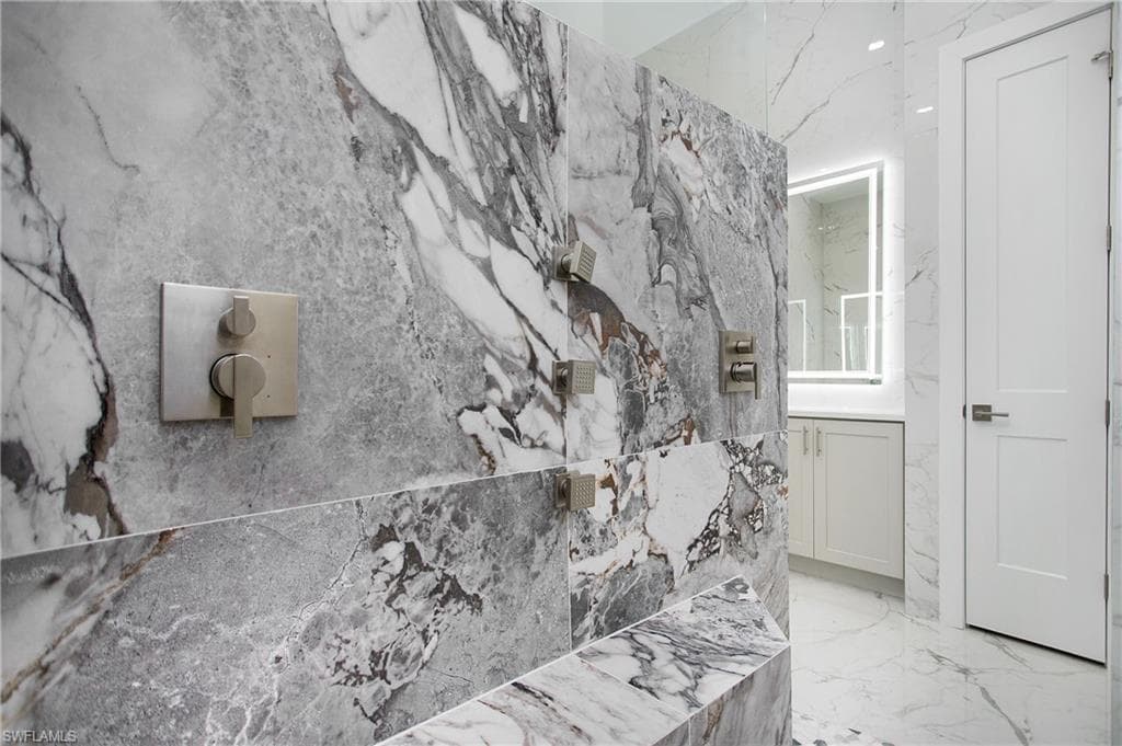 4111 Williams RD, ESTERO FL 33928-27