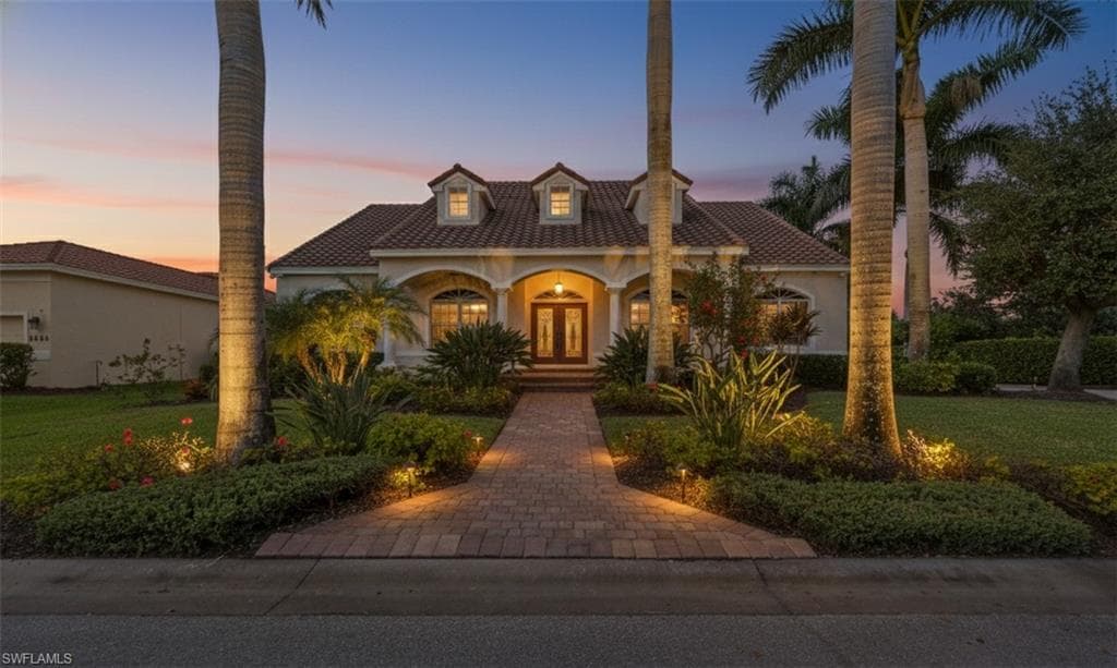 8642 S Lake CIR, FORT MYERS FL 33908-1