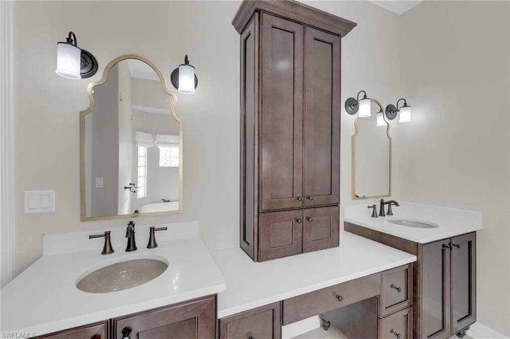 8642 S Lake CIR, FORT MYERS FL 33908-16