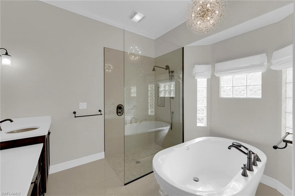 8642 S Lake CIR, FORT MYERS FL 33908-15