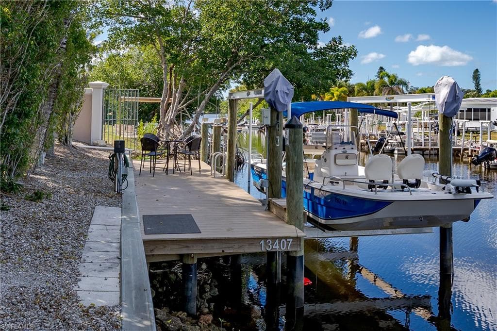 13407 Snook CIR, NAPLES FL 34114-1