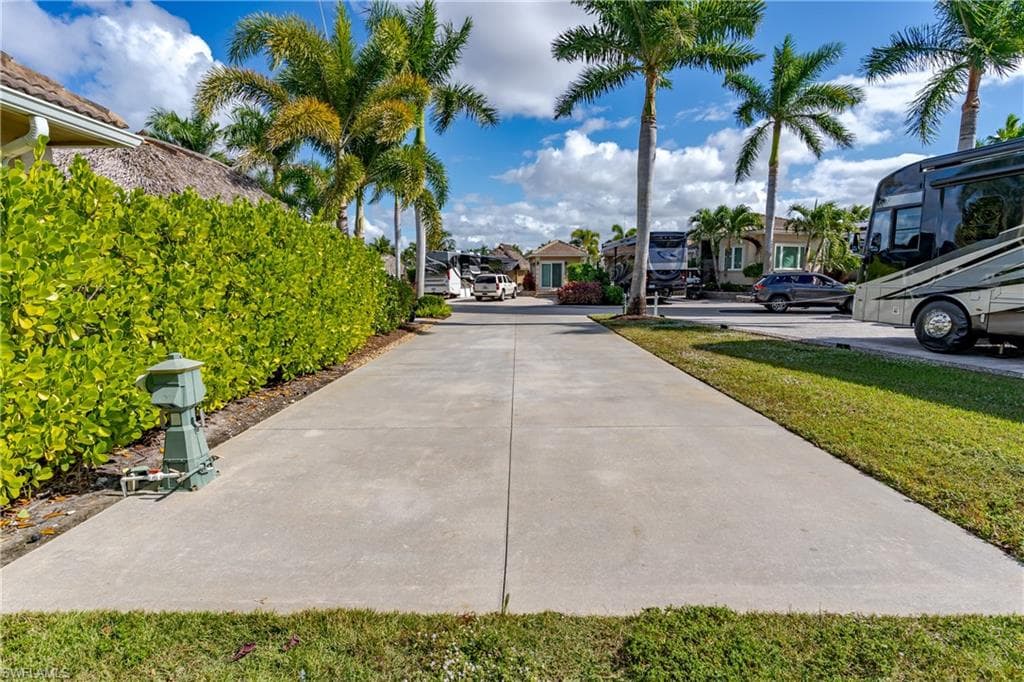13407 Snook CIR, NAPLES FL 34114-21