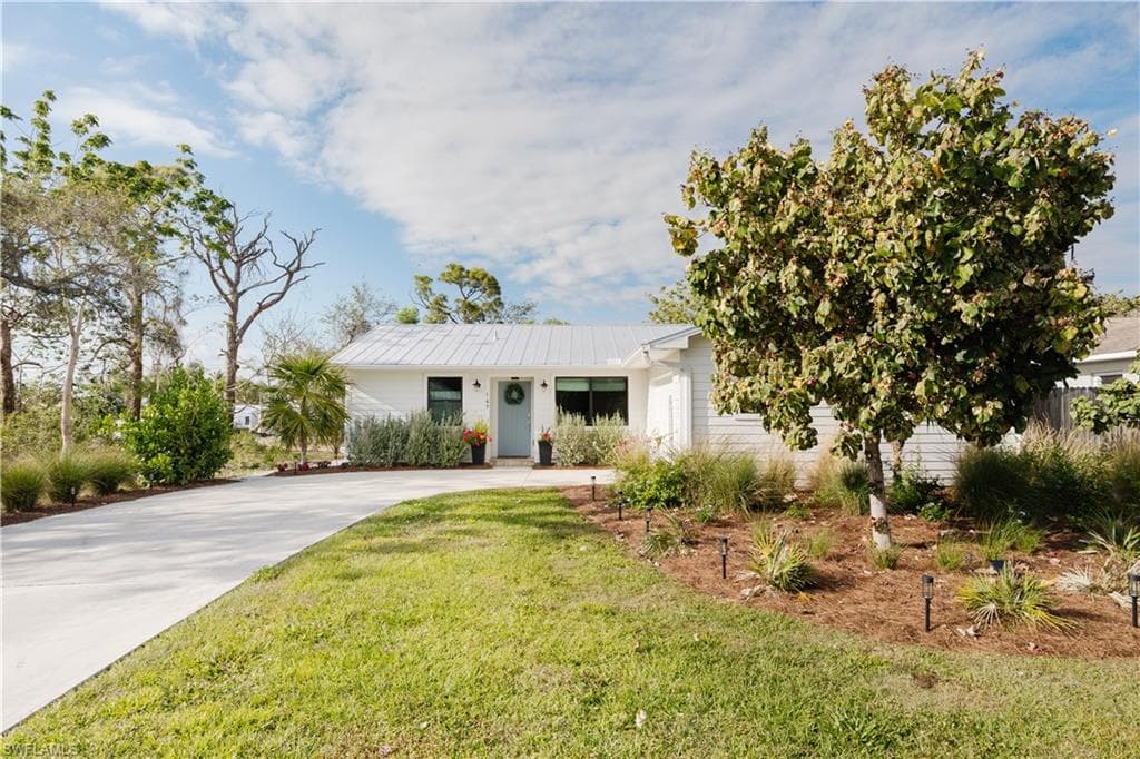 167 1st ST, BONITA SPRINGS FL 34134-26