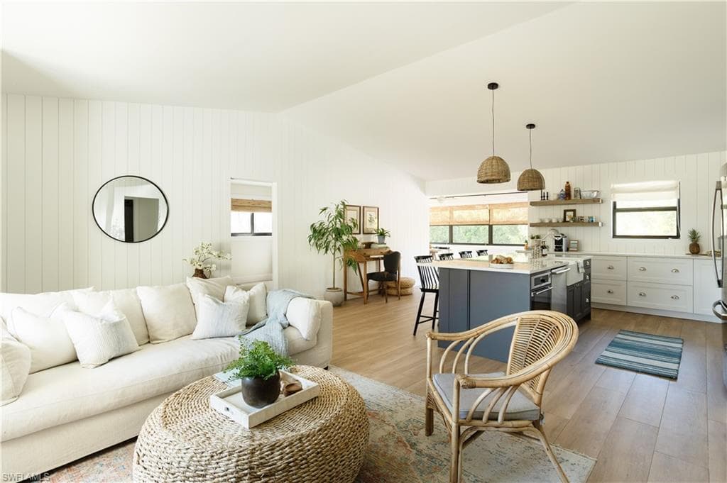 167 1st ST, BONITA SPRINGS FL 34134-19