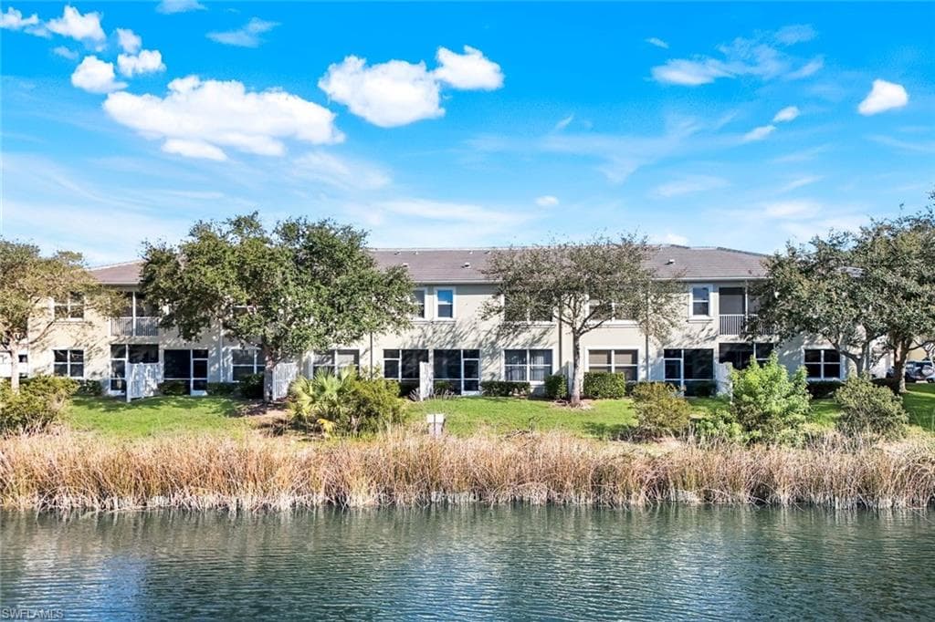 1370 Mariposa CIR # 102, NAPLES FL 34105-2