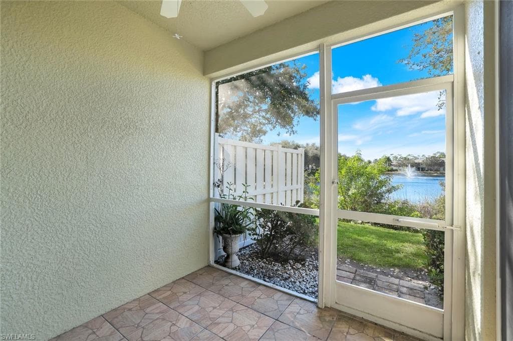 1370 Mariposa CIR # 102, NAPLES FL 34105-35