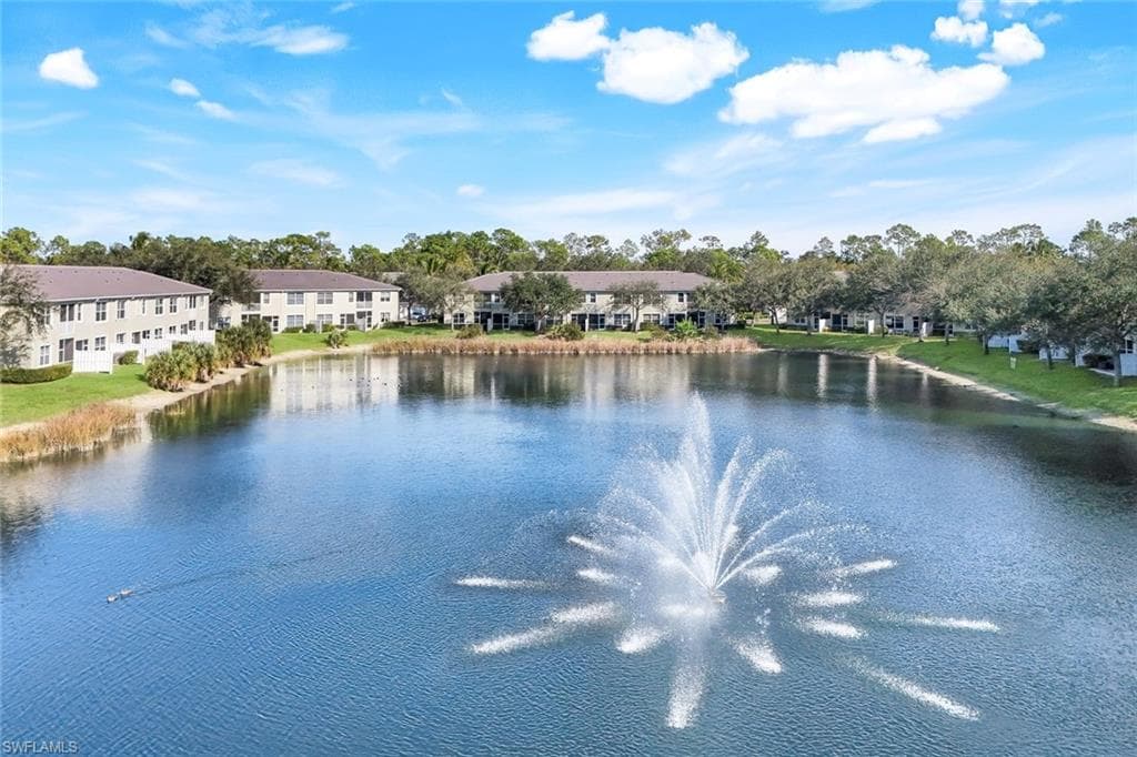 1370 Mariposa CIR # 102, NAPLES FL 34105-38
