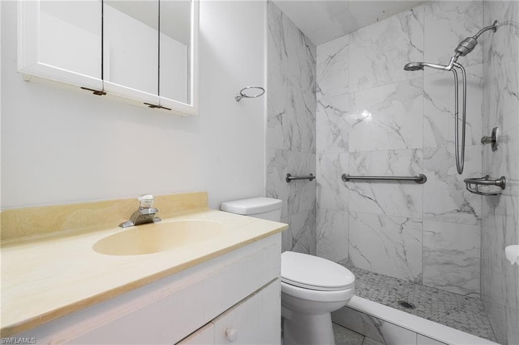 13 Pinewood BLVD, LEHIGH ACRES FL 33936-21