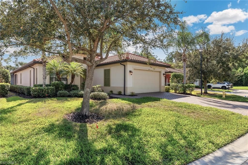 12459 Kentwood AVE, FORT MYERS FL 33913-1