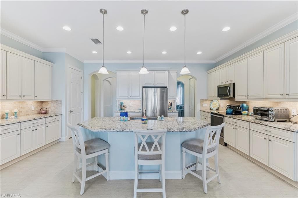 12459 Kentwood AVE, FORT MYERS FL 33913-12