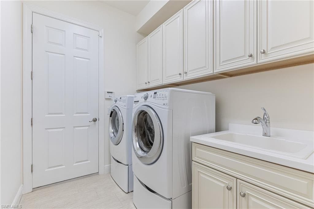 12459 Kentwood AVE, FORT MYERS FL 33913-27