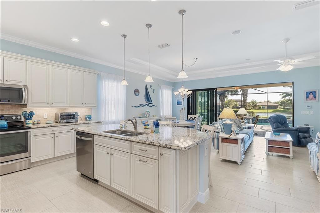 12459 Kentwood AVE, FORT MYERS FL 33913-14