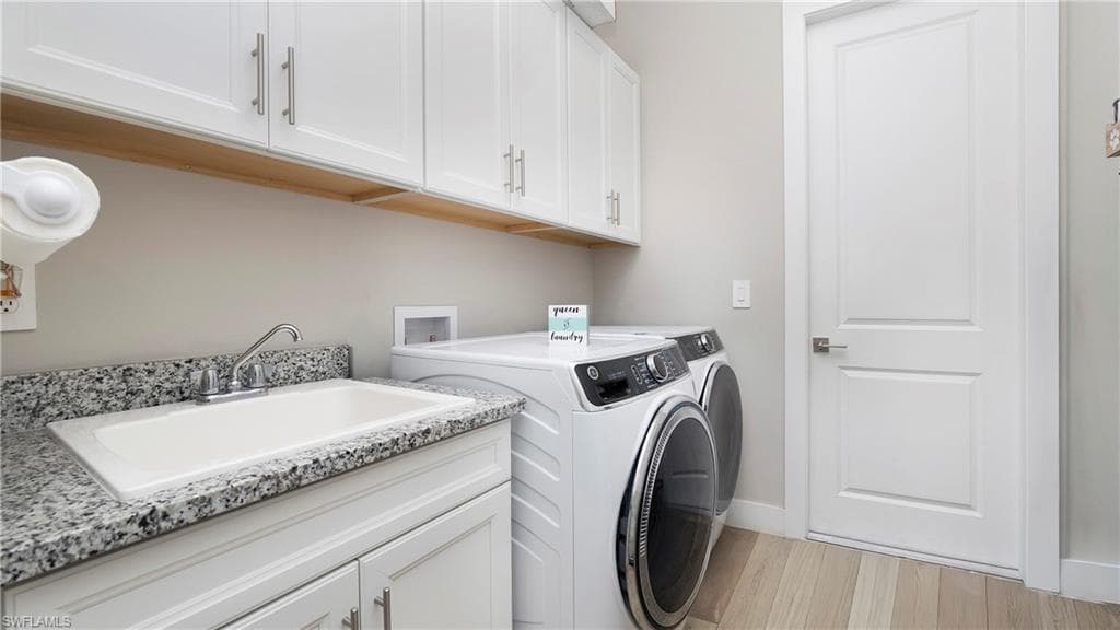 3693 Sapphire Cove CIR, NAPLES FL 34114-26