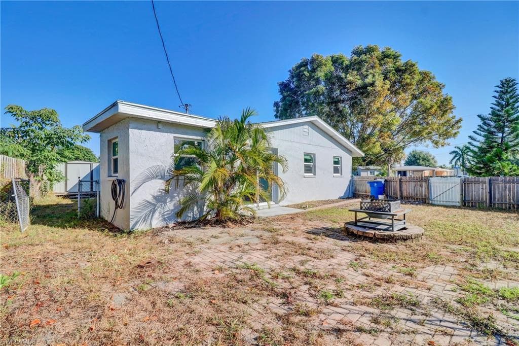 853 Java Plum AVE, NORTH FORT MYERS FL 33903-4