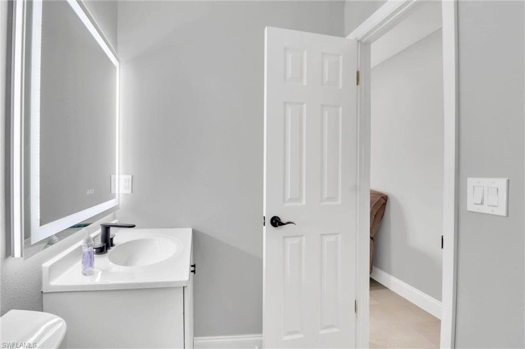 853 Java Plum AVE, NORTH FORT MYERS FL 33903-14