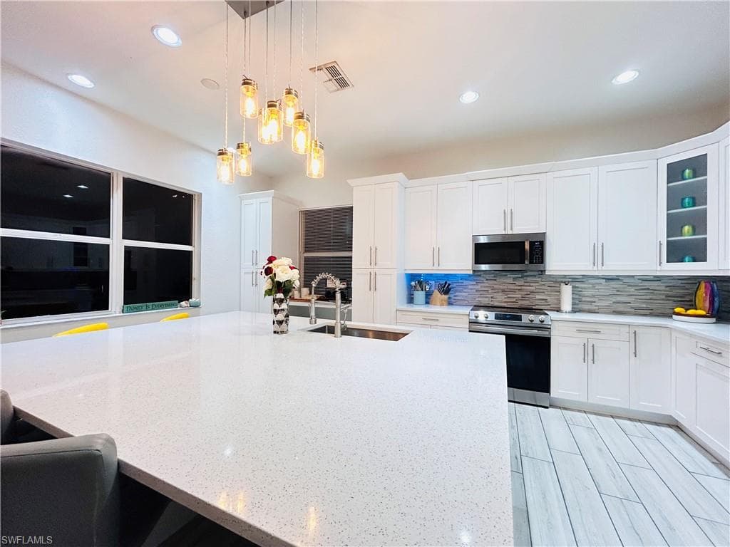 2675 Blue Cypress Lake CT, CAPE CORAL FL 33909-13