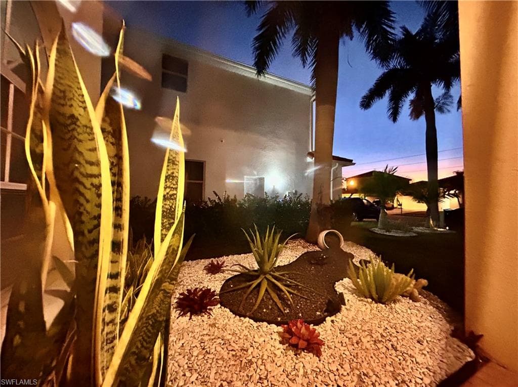 2675 Blue Cypress Lake CT, CAPE CORAL FL 33909-43