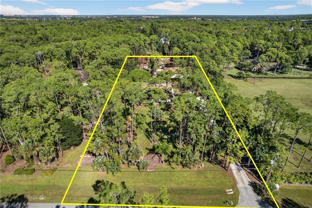 6811 Sandalwood LN, NAPLES FL 34109-42