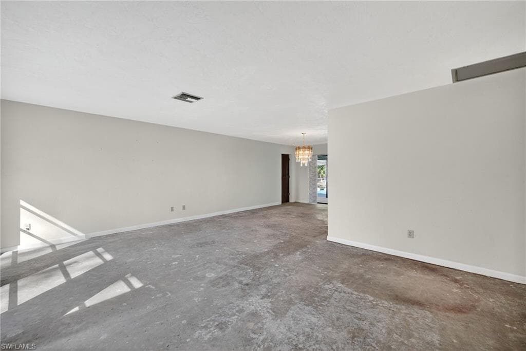 6811 Sandalwood LN, NAPLES FL 34109-2