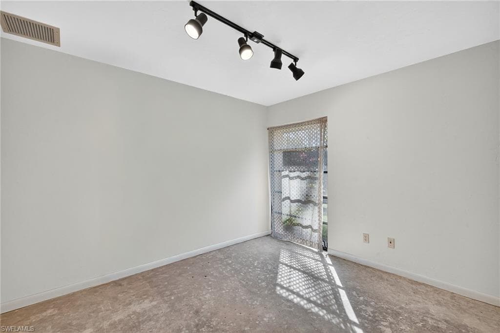 6811 Sandalwood LN, NAPLES FL 34109-23