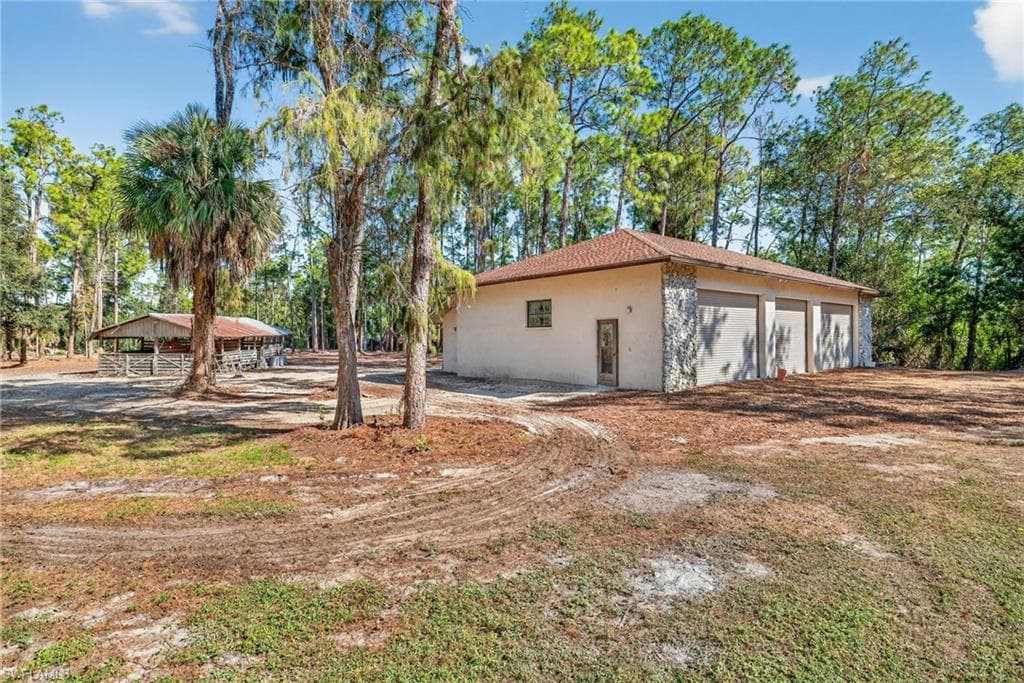 6811 Sandalwood LN, NAPLES FL 34109-37