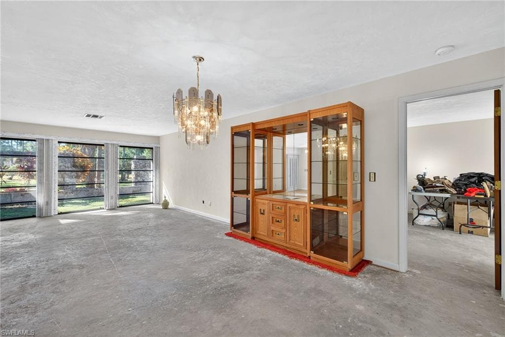 6811 Sandalwood LN, NAPLES FL 34109-13