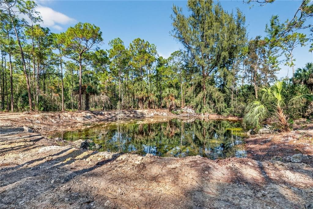 6811 Sandalwood LN, NAPLES FL 34109-40