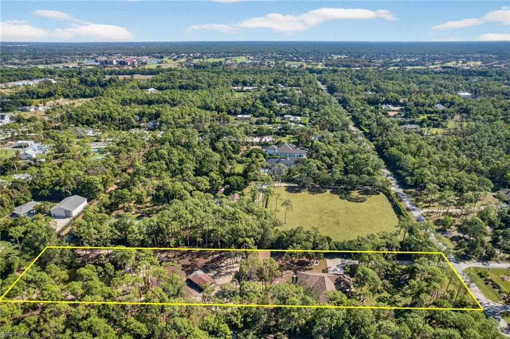 6811 Sandalwood LN, NAPLES FL 34109-44