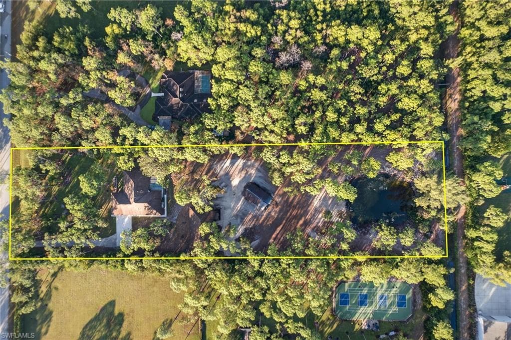 6811 Sandalwood LN, NAPLES FL 34109-47