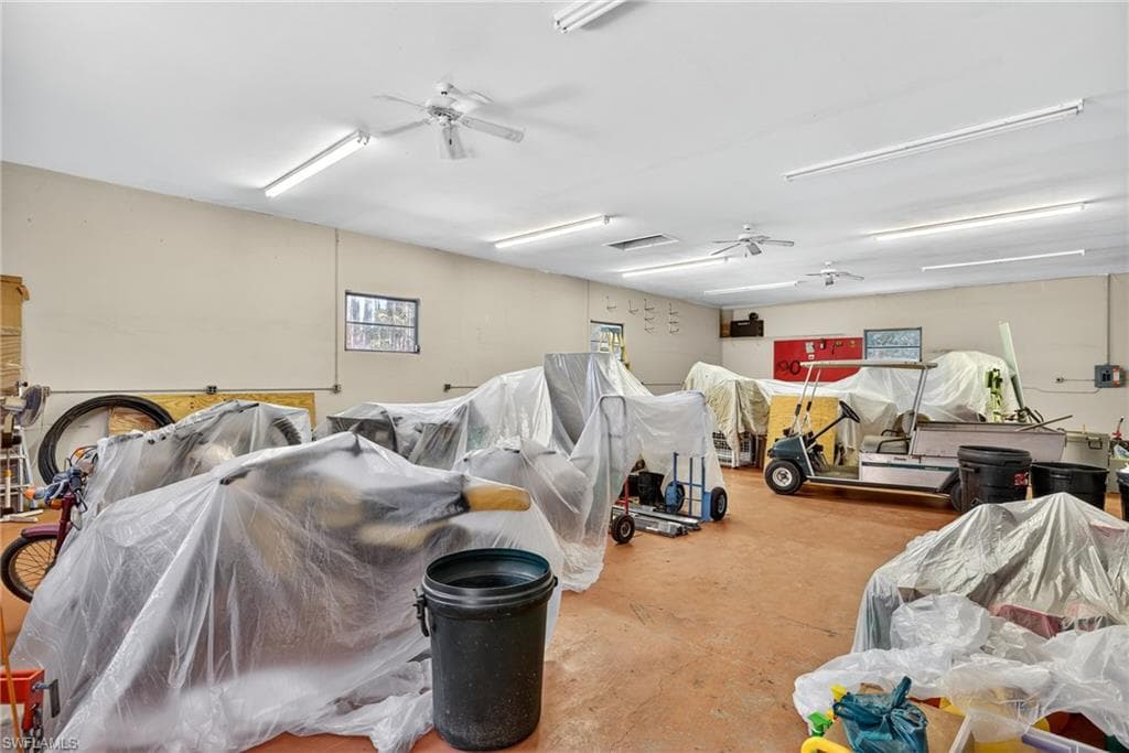 6811 Sandalwood LN, NAPLES FL 34109-39