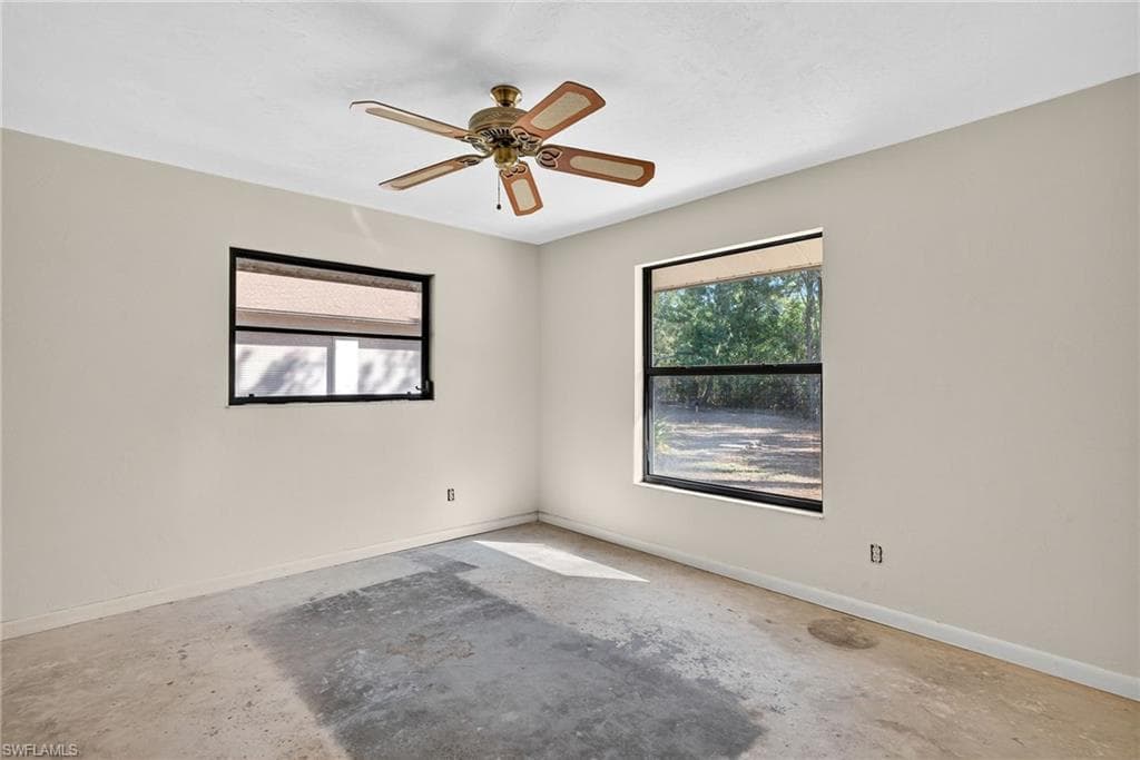 6811 Sandalwood LN, NAPLES FL 34109-28