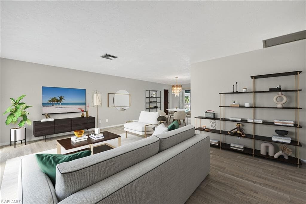 6811 Sandalwood LN, NAPLES FL 34109-3