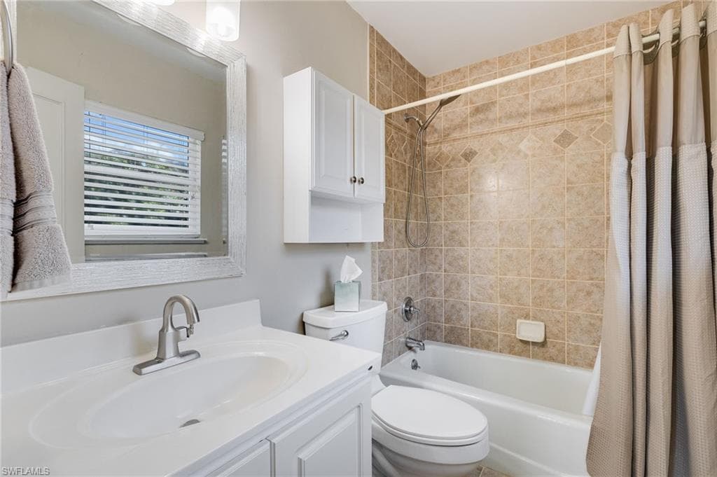 2121 Sebastian CT, ALVA FL 33920-9