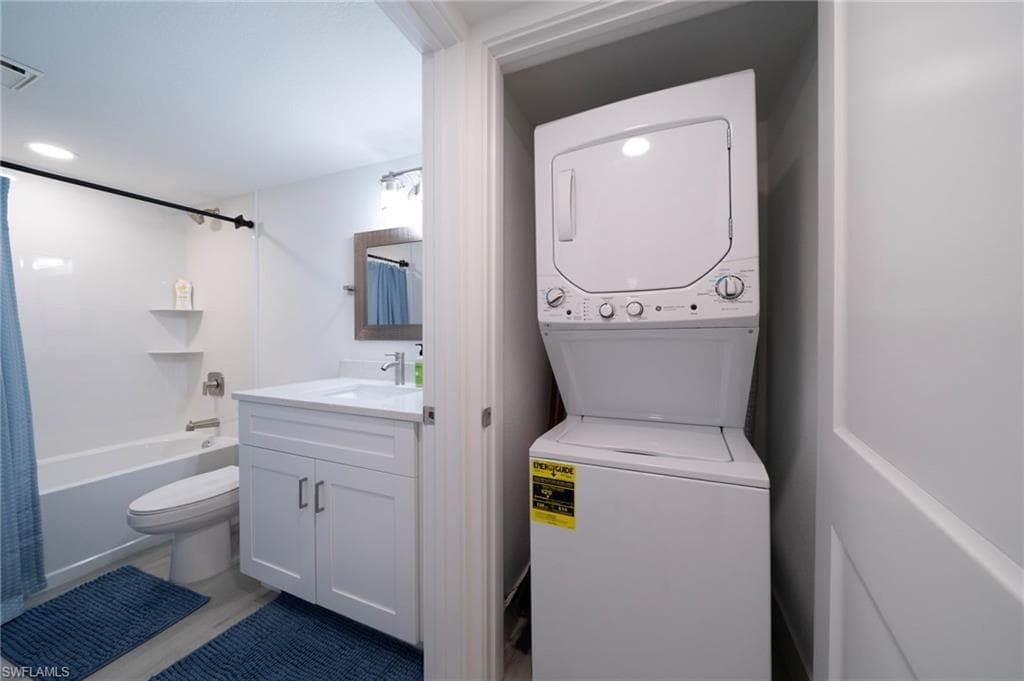 16881 Davis RD # 716, FORT MYERS FL 33908-17