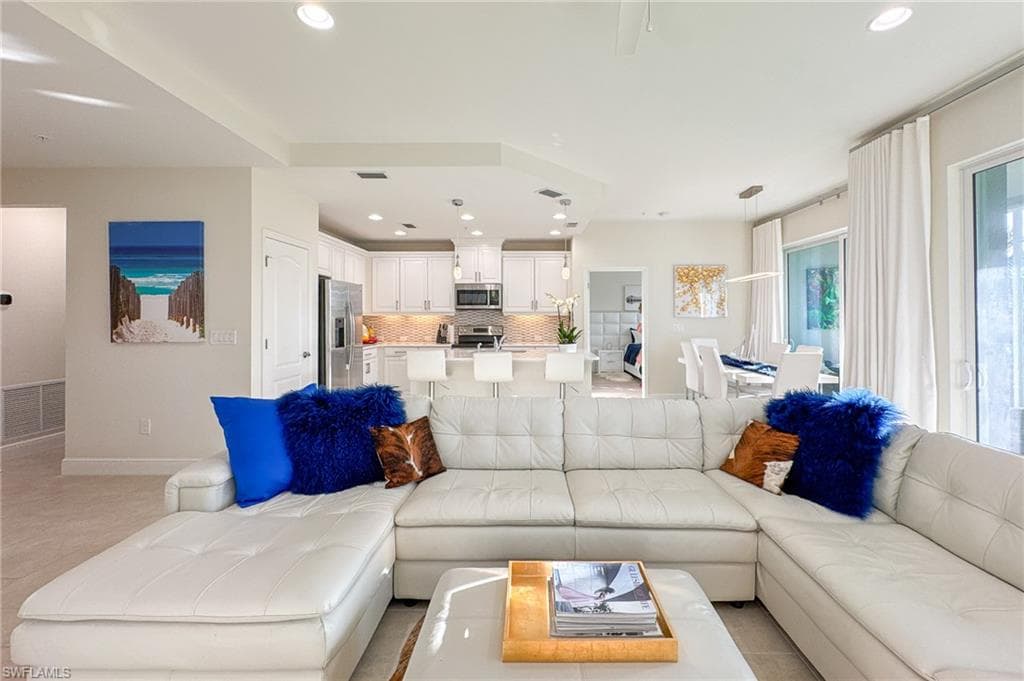 6980 Avalon CIR # 1104, NAPLES FL 34112-12