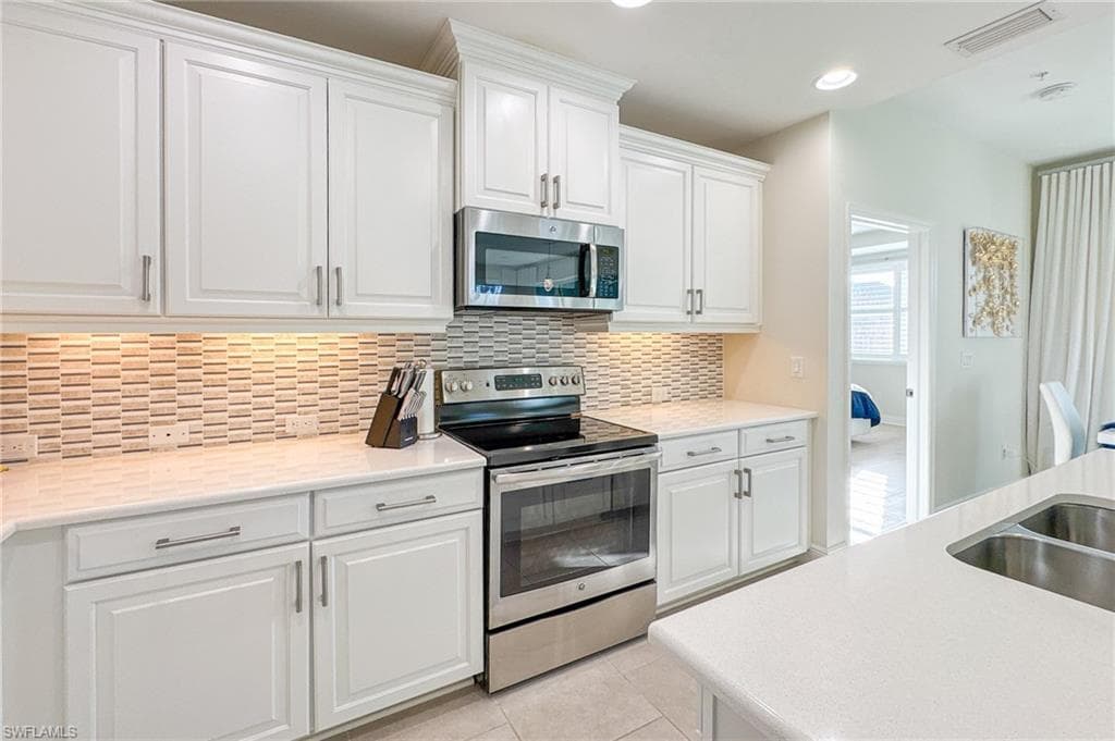 6980 Avalon CIR # 1104, NAPLES FL 34112-15