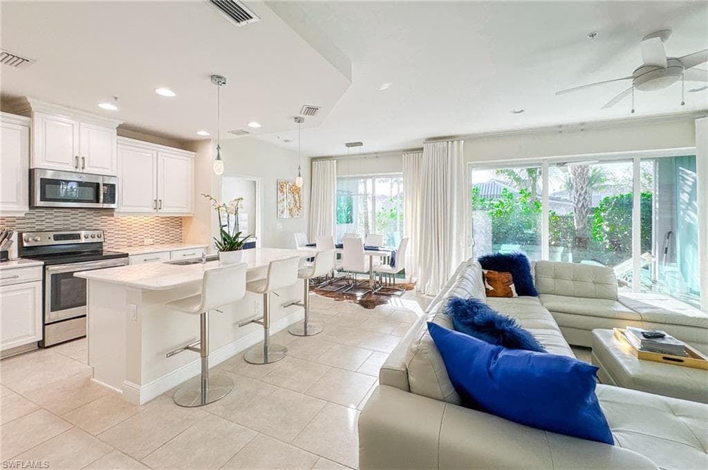 6980 Avalon CIR # 1104, NAPLES FL 34112-13